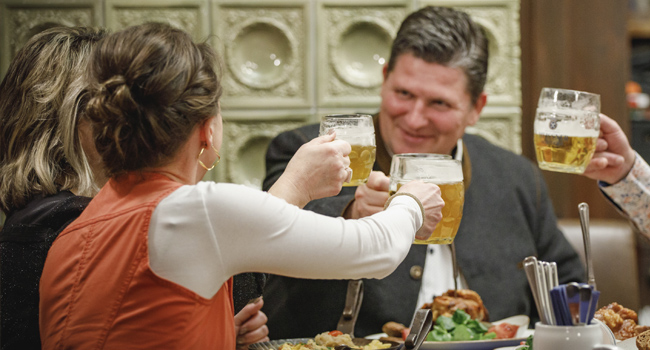 Unser Hotel mit seinen gemütlich eingerichteten Zimmern ist der ideale Ausgangspunkt für Ausflüge nach Dresden, Moritzburg oder in die Sächsische Schweiz.